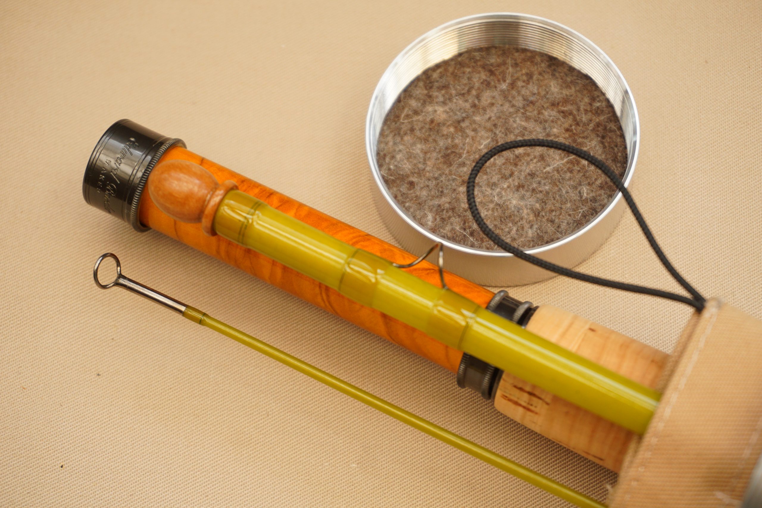 Barder Rod Co. 8' #4-weight 3-piece fibreglass fly rod. - Image 7